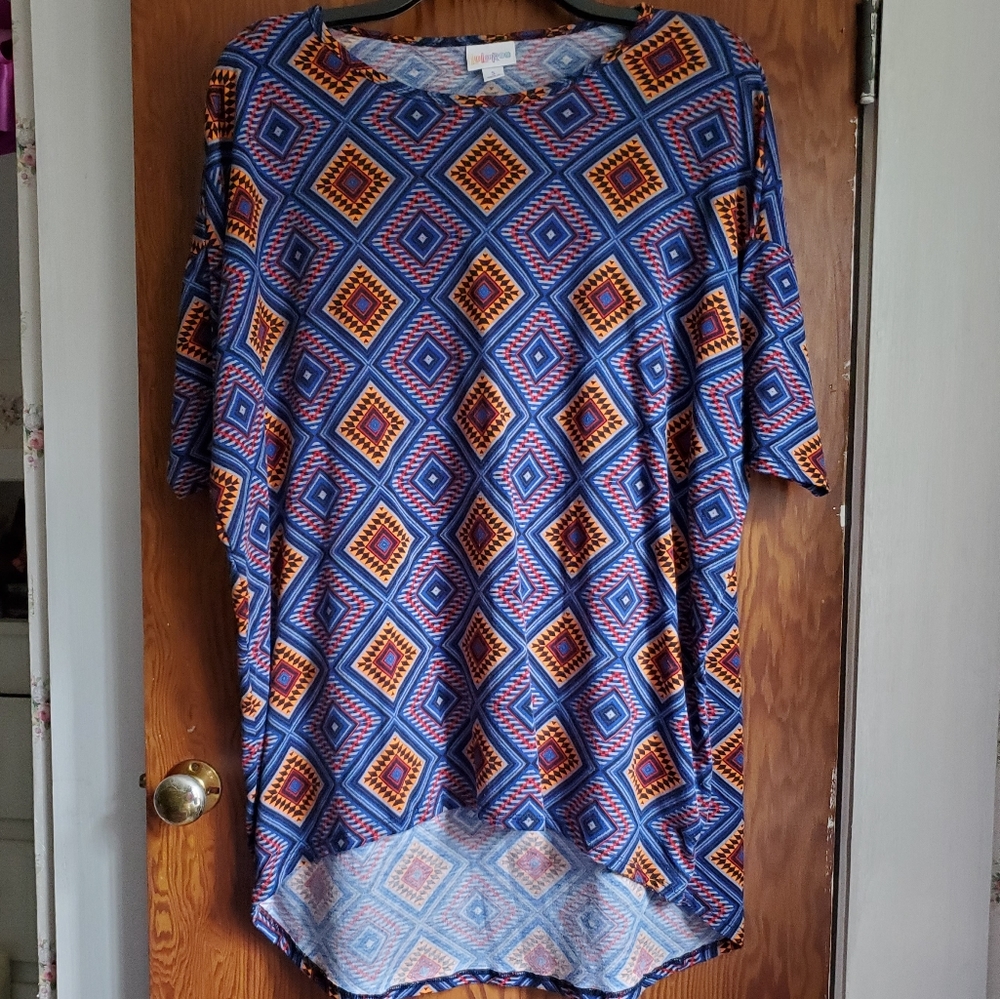 Lularoe Irma top